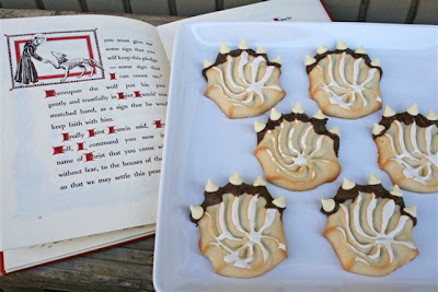 Wolf Paw Cookies
