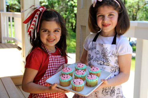 Watermelon Cupcakes :: A Fun Summertime Treat!