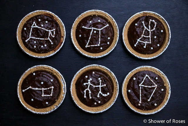 Constellation Pies, Spanish Cocoa and Stargazing